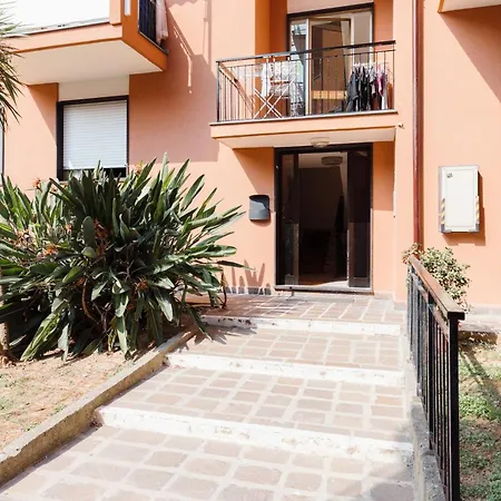 Design A 50 Mt Dal Mare Con Free Garage - Ac - Wi-fi - 6 Ospiti Max Apartmán *