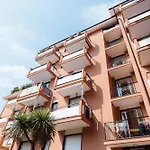 Design A 50 Mt Dal Mare Con Free Garage - Ac - Wi-fi - 6 Ospiti Max Appartement San Bartolomeo Al Mare